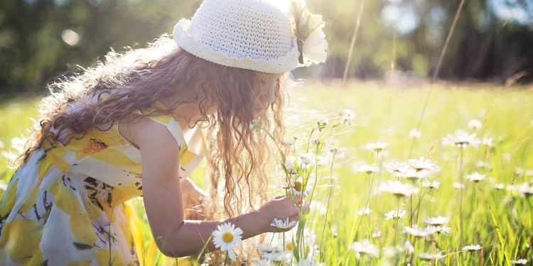 Brezplačna E-KNJIGA Joga za deklice 1 foto pixabay.com