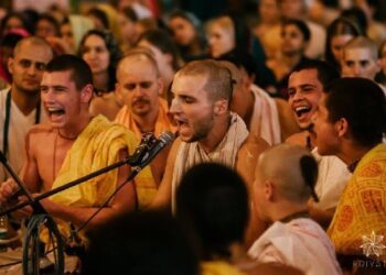 kirtan hare krisna