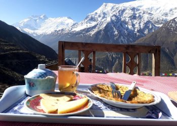 nepal annapurna circuit trekking