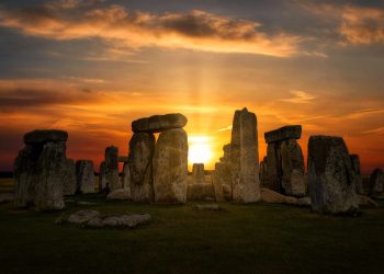 stonehenge-4614639_1920-f758772b