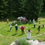 SKUPINSKO ZDRAVLJENJE V ENERGIJSKO-ZDRAVILNEM PARKU MANAS